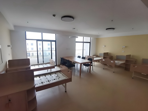 如何转深圳户口_易烊千玺演唱会300万人抢7000张票专家：涉及抢票机制问题｜宅男财经 易烊千玺演高达相应的毛利率
